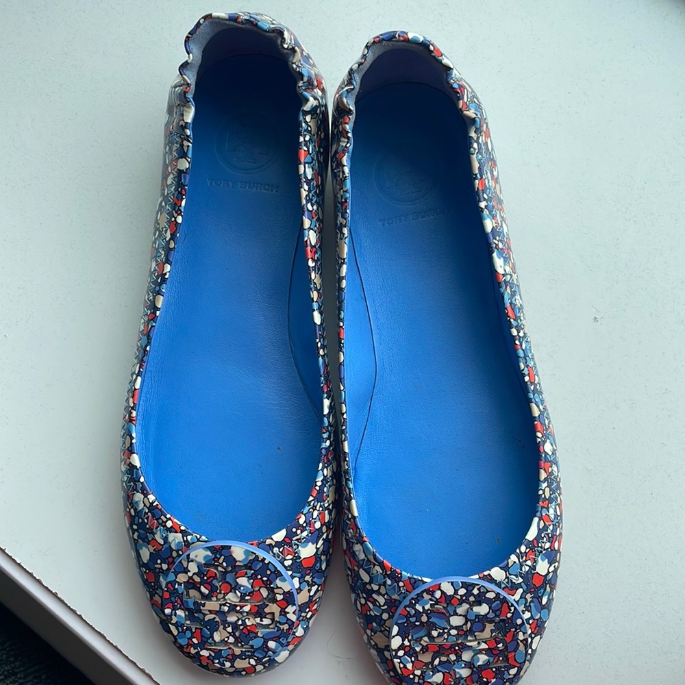 Tory Burch flats- tried on around the store never worn outside.